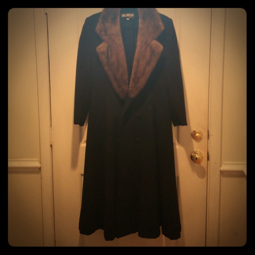Wool coat with real fur collar